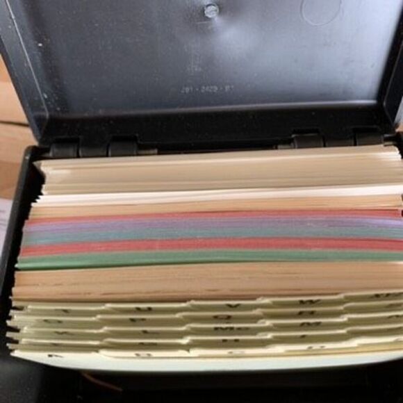 Rubbermaid Commercial Products 2400 Index Recipe Card Box With Cards - Picture 2 of 10